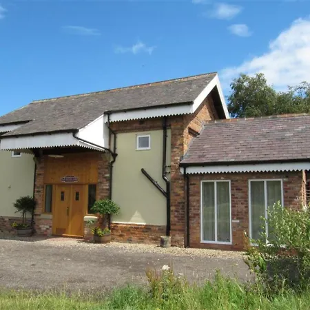 Holiday The Old Goods Shed *