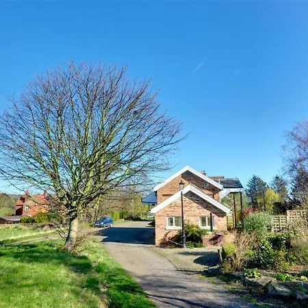 Holiday The Old Goods Shed * Cloughton